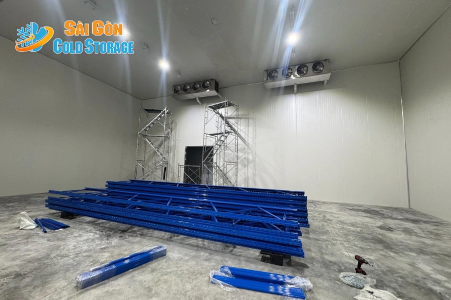 Thi Công Kho Lạnh Trữ Kem Hóc Môn: Giải Pháp Ổn Định Nhiệt Độ Và Tối Ưu Vận Hành 
