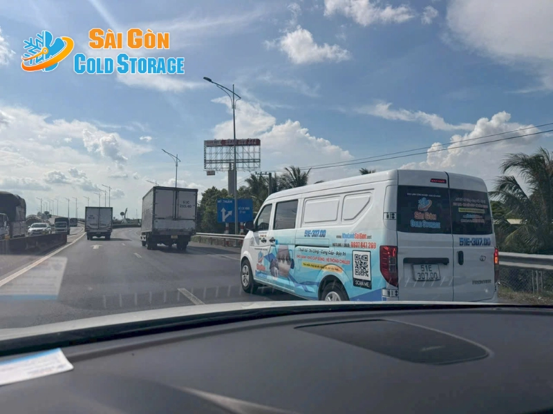 Ghi nhận hình ảnh lắp đặt kho mát bảo quản dừa tại Tiền Giang.