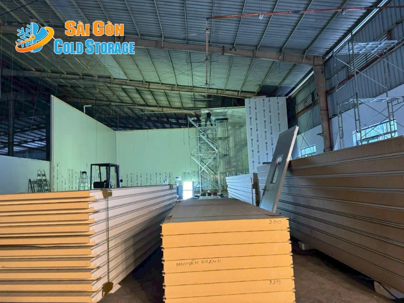 Hình ảnh triển khai hệ thống kho lạnh bảo quản kem thực tế tại Hóc Môn.