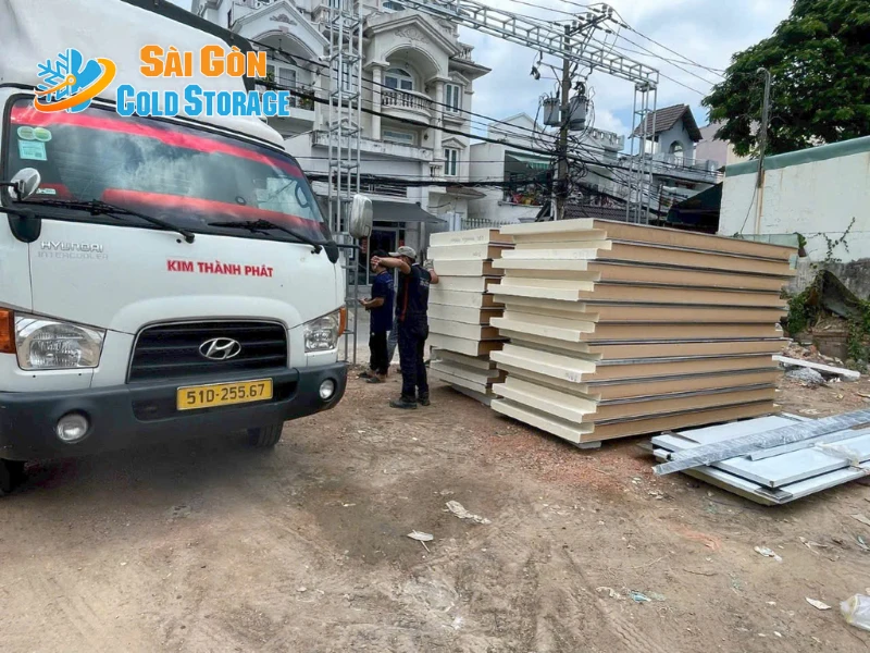 Hình ảnh lắp đặt thực tế hệ thống kho cấp đông tại phường Tân Bình.