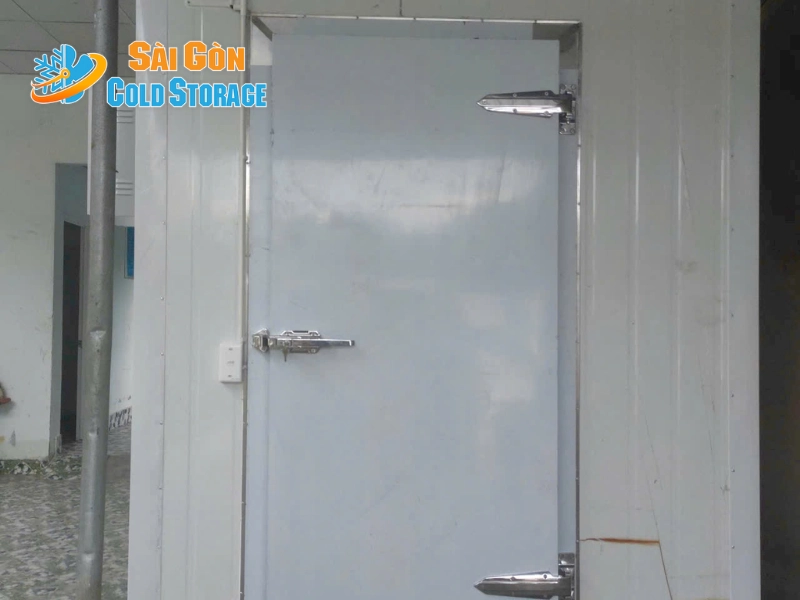 Hình ảnh triển khai thi công hệ thống kho lạnh bảo quản tại trại gà ở Đồng Nai.