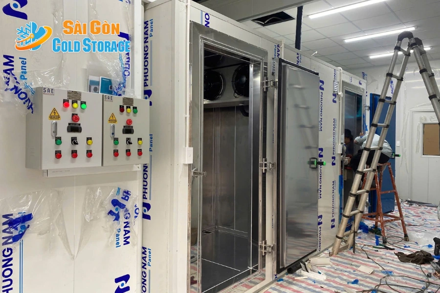Thi Công Kho Lạnh Daikin Phường Bình Hưng Hòa: Giải Pháp Kỹ Thuật Cho Đạt Chuẩn 